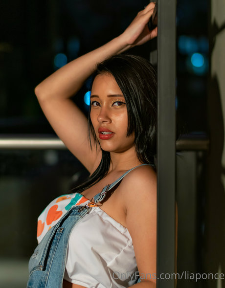 Lia Ponce スター ヌード アーカイブ