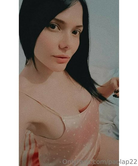 Rebeca Burgos 裸モデル 写真