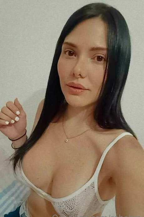 Rebeca Burgos ヌードモデル 写真