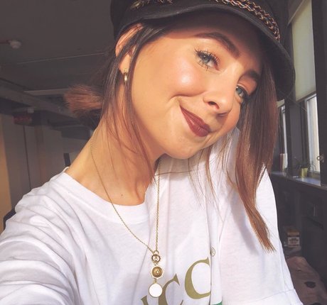 Zoe Sugg 美しい女優 写真