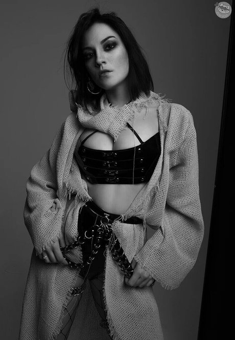 Zoe Volf スター 裸 写真