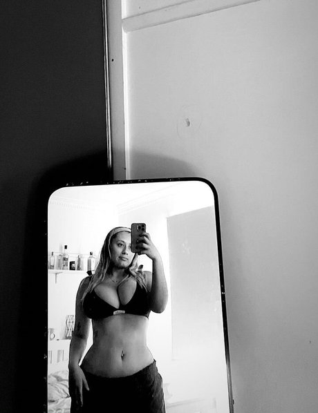 Zoe H 完璧な女優 画像