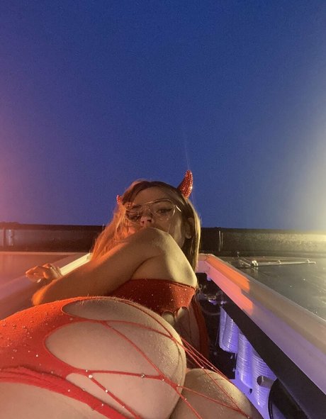 Zoe Azure セックスモデル 写真