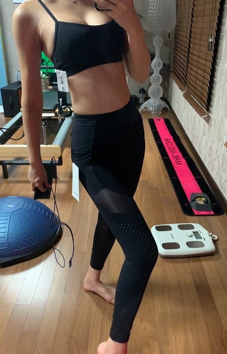Zennyrt エロティックなスター 写真