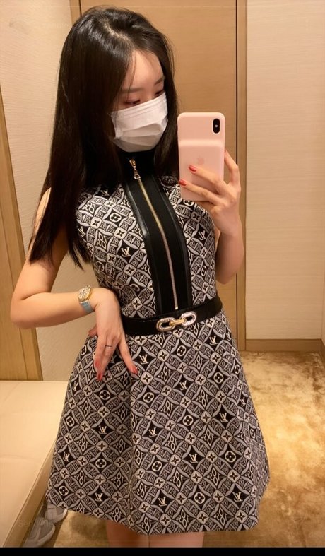 Zenny スター 裸 画像