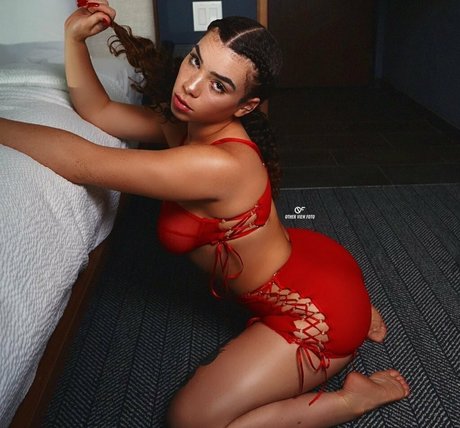 therubiered アダルト女優 写真