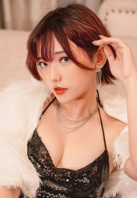 Messie Huang 無料モデル 画像