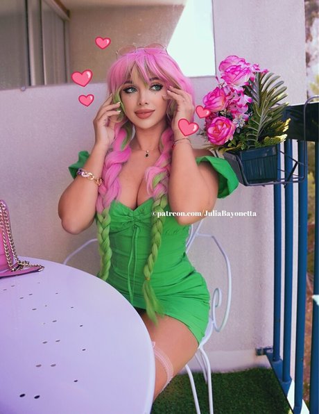 Juli Byonett ポルノスター 素敵 写真