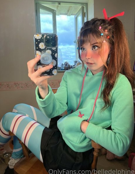 Belle Delphine 独占ポルノスター 画像