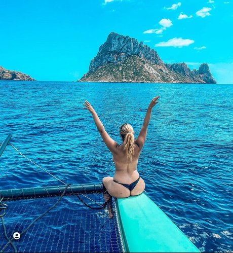 Virginia Salas Kastilio XXXモデル 写真