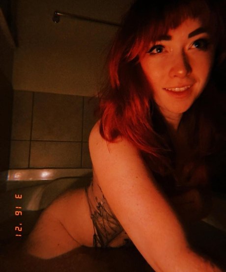 Koolysmiley 裸の女優 画像