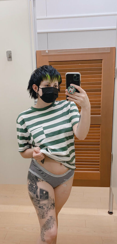 女子高生オンリーファンズ 美しい裸 写真