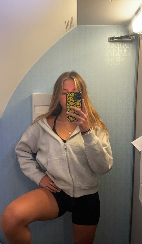 膨らみ OnlyFans セクシー ギャラリー