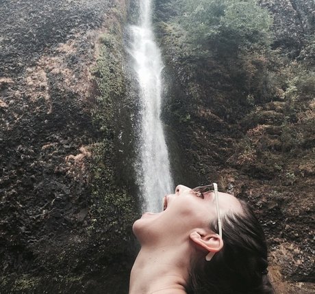 Whitney Cummings xxx女優 写真