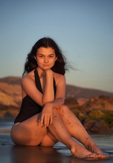 セクシーなアジア人オンリーファンズ 美しいヌード 写真