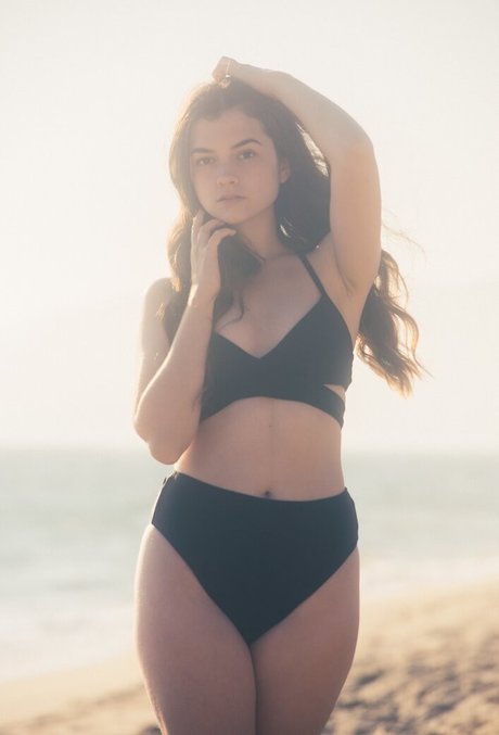 Mina Kess 独占スター 写真