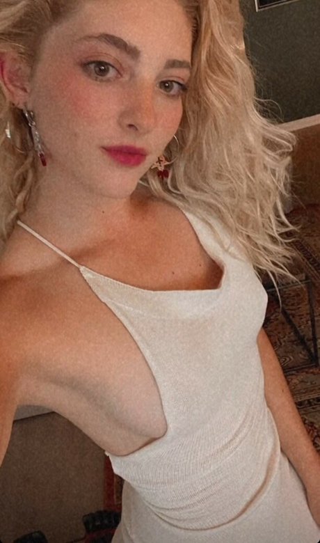 Willow Shields ポルノスター 素敵 写真