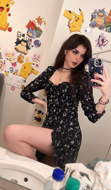 Aruuu 裸のモデル 写真