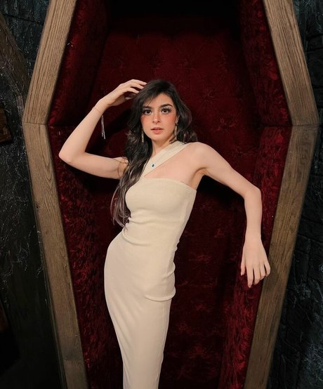 Aruuu 最高の女優 写真