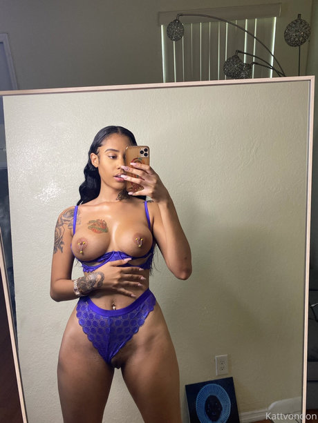 Katt Von Don Realestkatt ヌードのポルノスター 写真