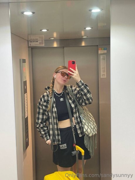 Sandysunnyy ポルノスター セクシー 画像