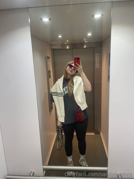 Sandysunnyy セクシーなスター 写真