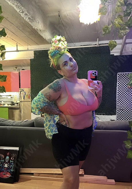TheZombiUnicorn ポルノモデル 写真