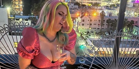 TheZombiUnicorn 素敵なモデル 写真