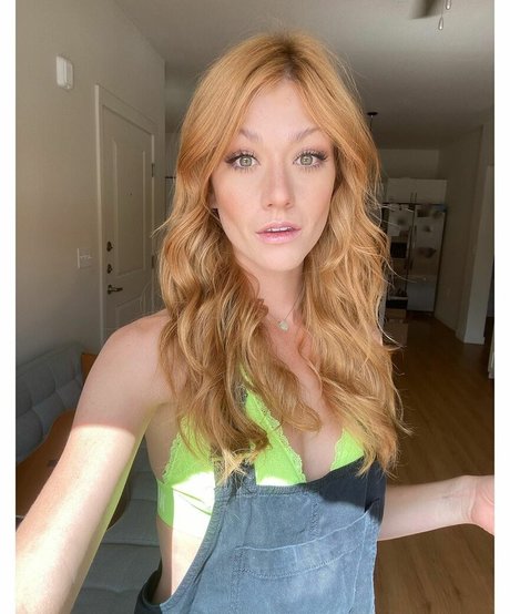 Katherine McNamara 素敵なスター アーカイブ