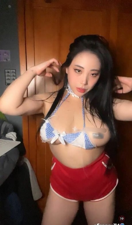 Jung Hye Bin ヌードスター ギャラリー