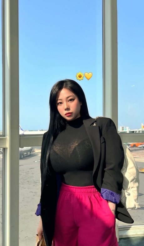 OnlyFansでチャット セクシーヌード 写真