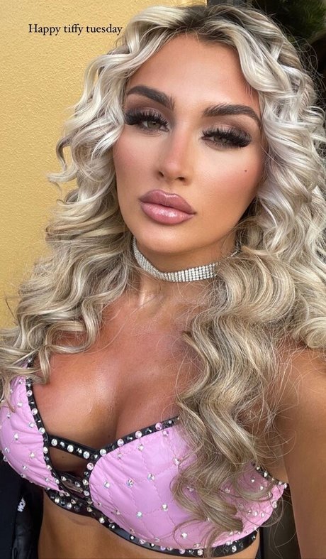 Tiffany Stratton ホットモデル 写真