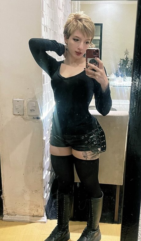 Akemy Sama ホットモデル 写真