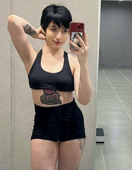 熟女無料オンリーファンズ セクシー裸 ギャラリー
