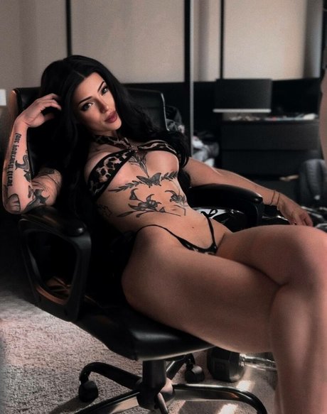 Darla Eliza XXXモデル 画像