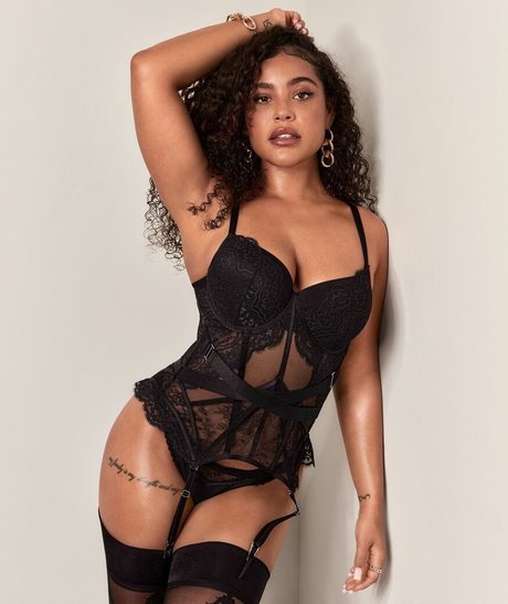 Malaika Terry ポルノ女優 画像