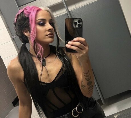 Dakota Kai 独占モデル ギャラリー