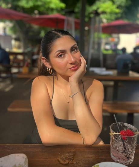 Alondra Delgado ホットスター 写真