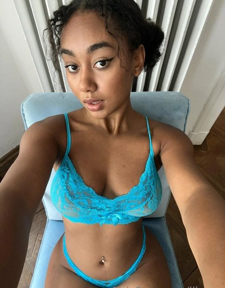 Elizabeth Anorue 独占女優 写真
