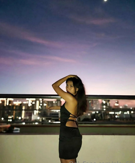 ploy69 アダルトモデル 写真