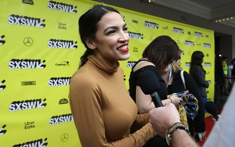 Alexandria Ocasio Cortez エロティックなポルノスター 画像