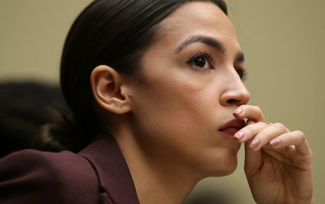 Alexandria Ocasio Cortez 美しいモデル 写真