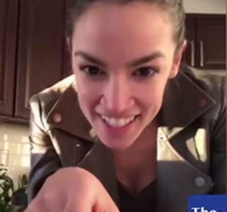 Alexandria Ocasio Cortez モデル 写真