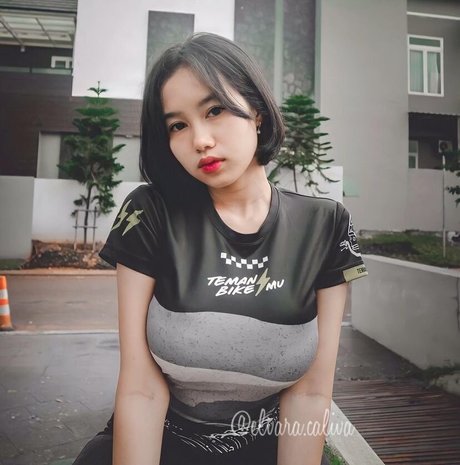 Elvara Caliva 美しいモデル 写真