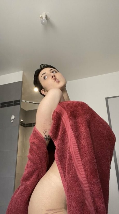 Trinadest Elisa ポルノスター セクシー 写真