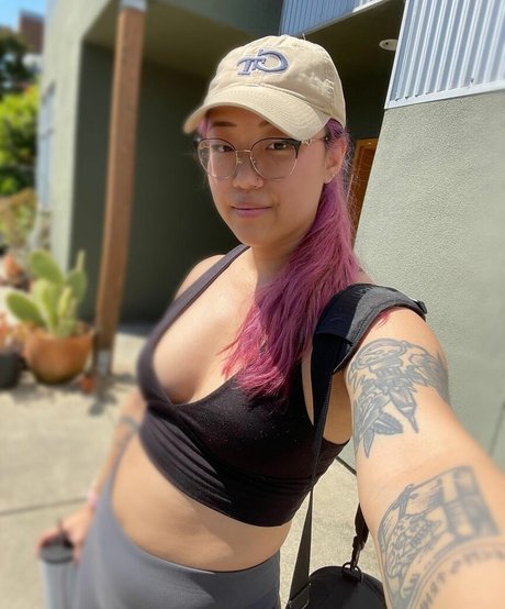 Stella Chung 裸モデル 写真