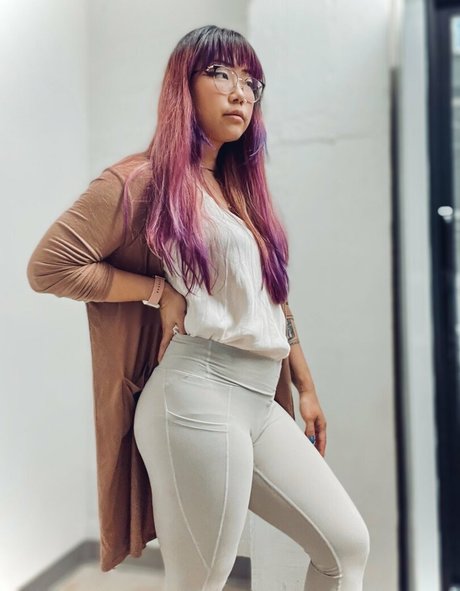 Stella Chung ポルノスター 独占 画像
