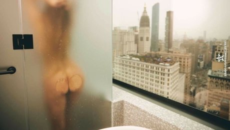 CJ Perry アダルトモデル 写真