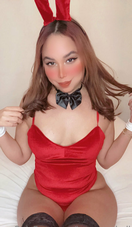 トリミングされたOnlyFans セクシーヌード 写真