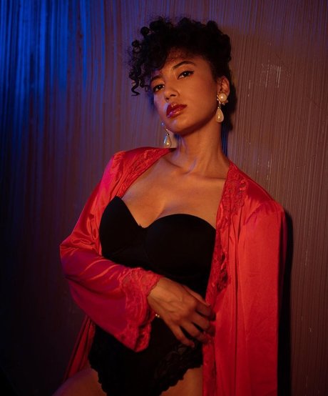Andy Allo ホットなポルノスター 画像